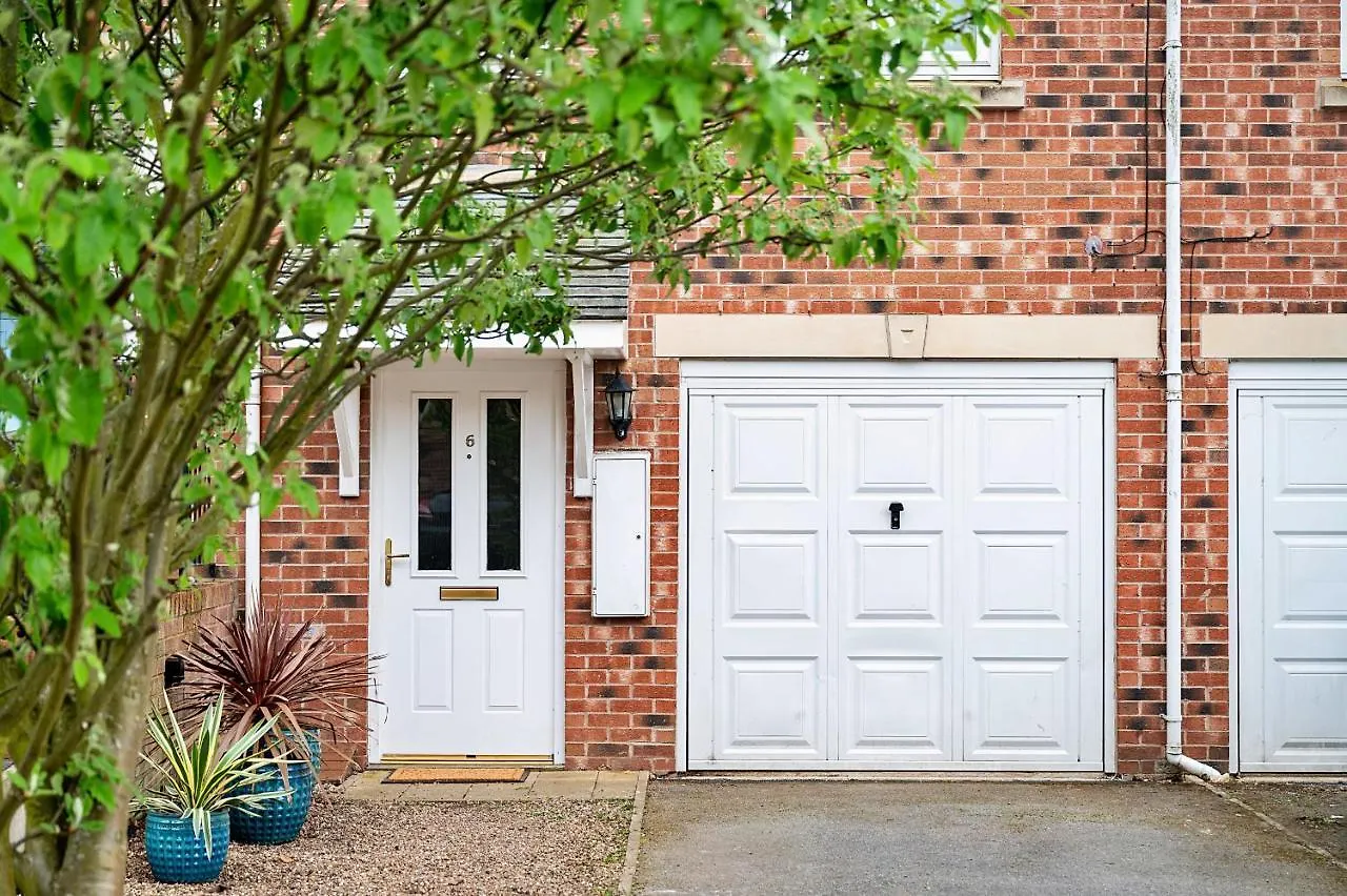 Rothwell Gardens Villa Leeds  0*, Leeds (West Yorkshire) United Kingdom