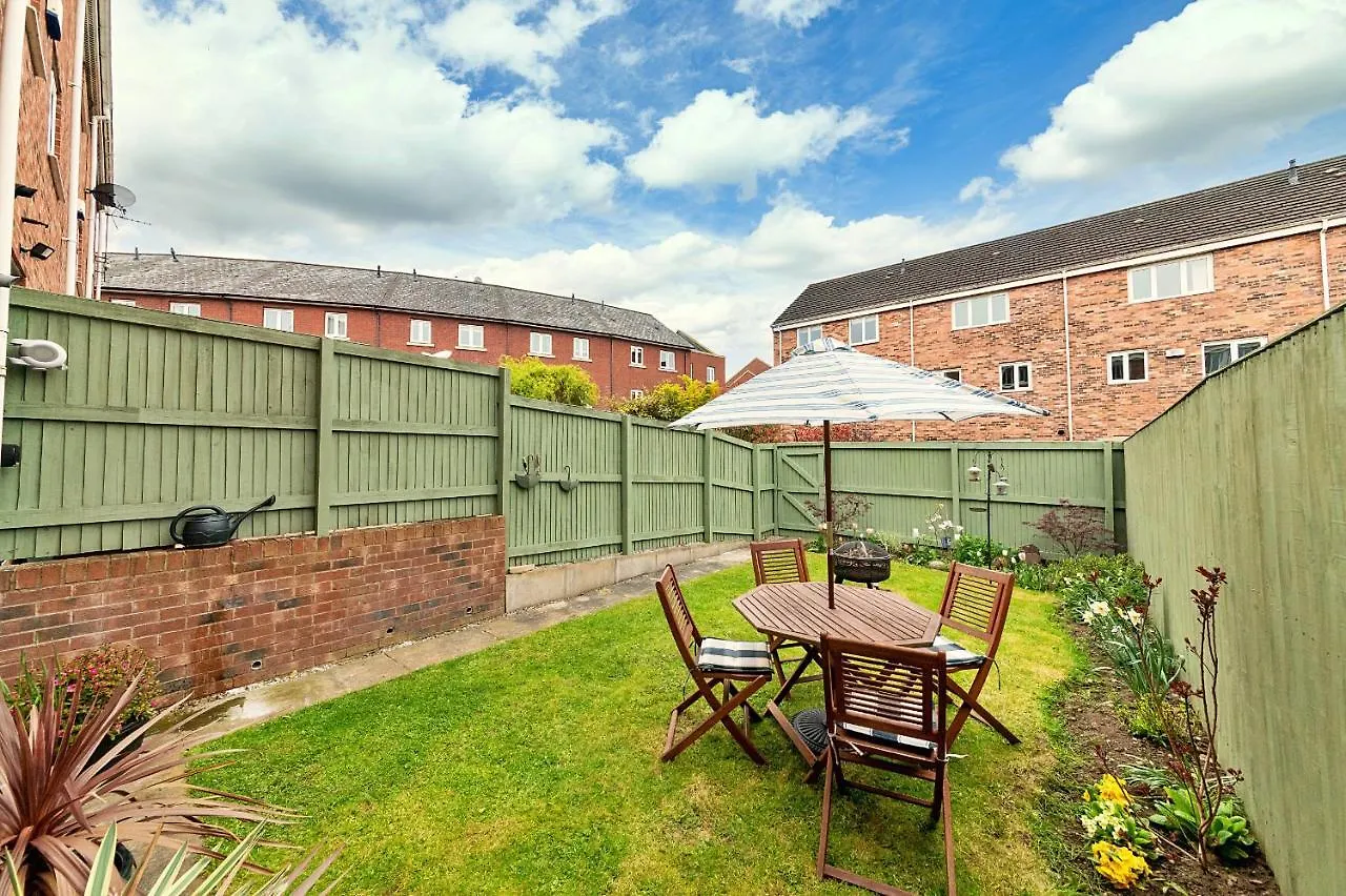 Rothwell Gardens Villa Leeds  Holiday home Leeds (West Yorkshire)