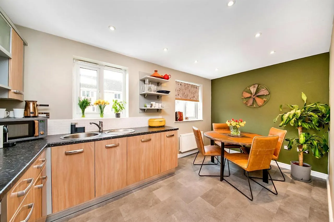 Rothwell Gardens Villa Leeds